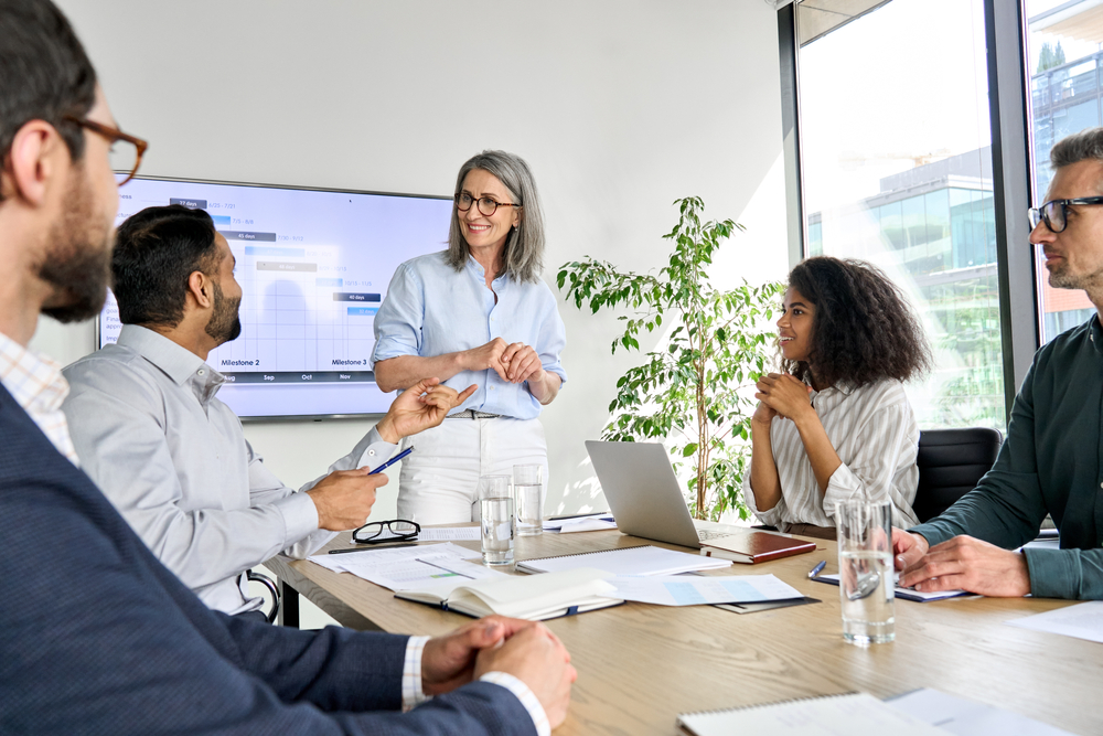 leadership discussion with employees